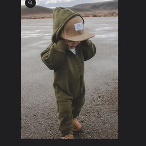 NWT Kove Baby Apparel hooded romper - pebble grey